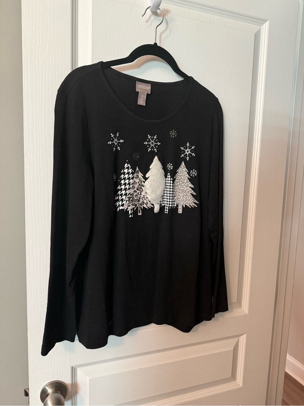 Cuddl Duds Black Long-Sleeve Sparkle Tree Graphic Top